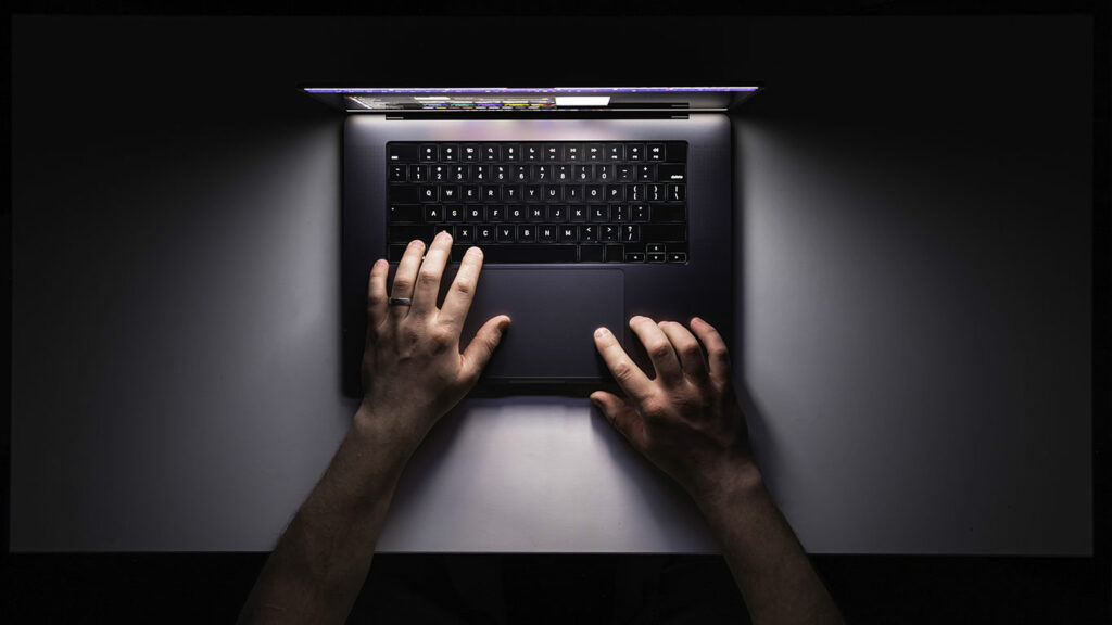 Protéger ses données personnelles à domicile : l’assistance informatique face aux cybermenaces